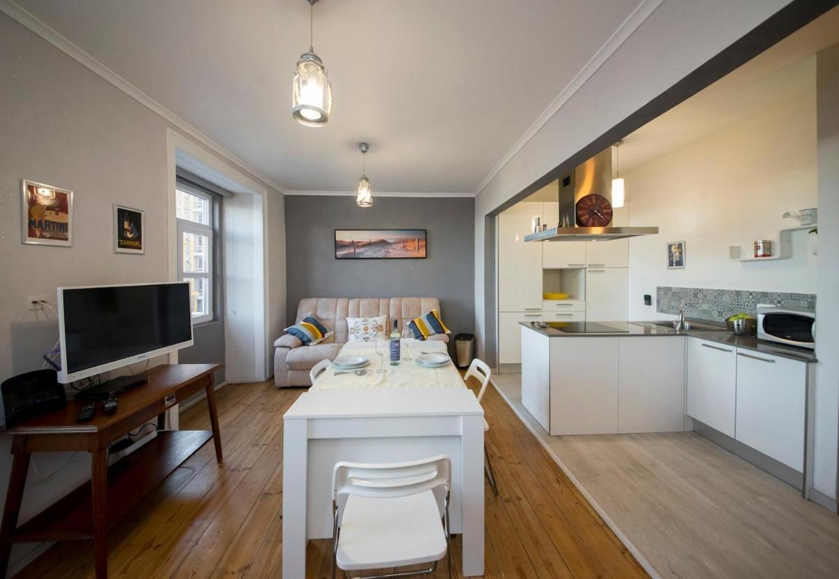 Captain House, Amazing In Santos * Lissabon